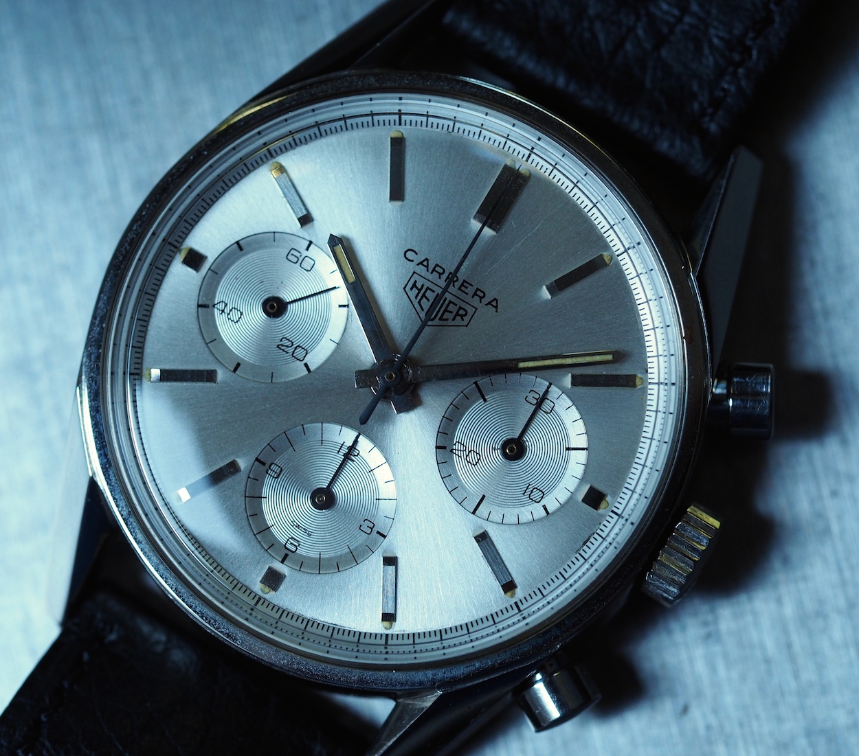 The Heuer Carrera 2447S sunburst dial